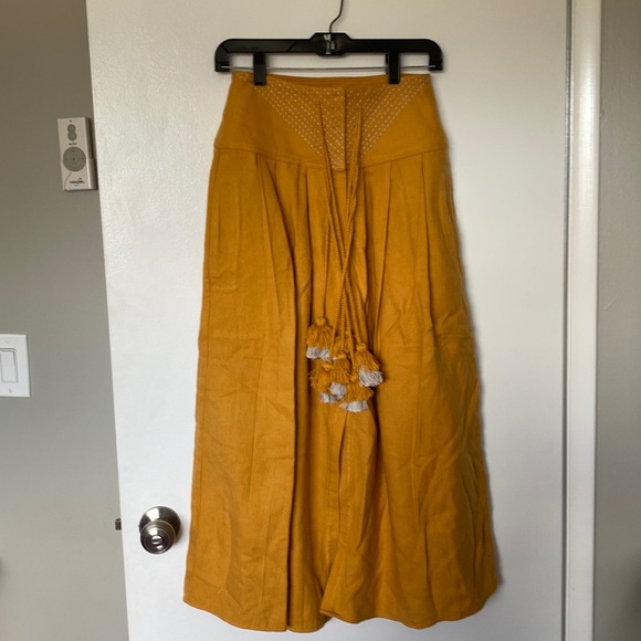 ESCVDO Dresses & Skirts - Gorgeous ESCVDO skirt, size XS